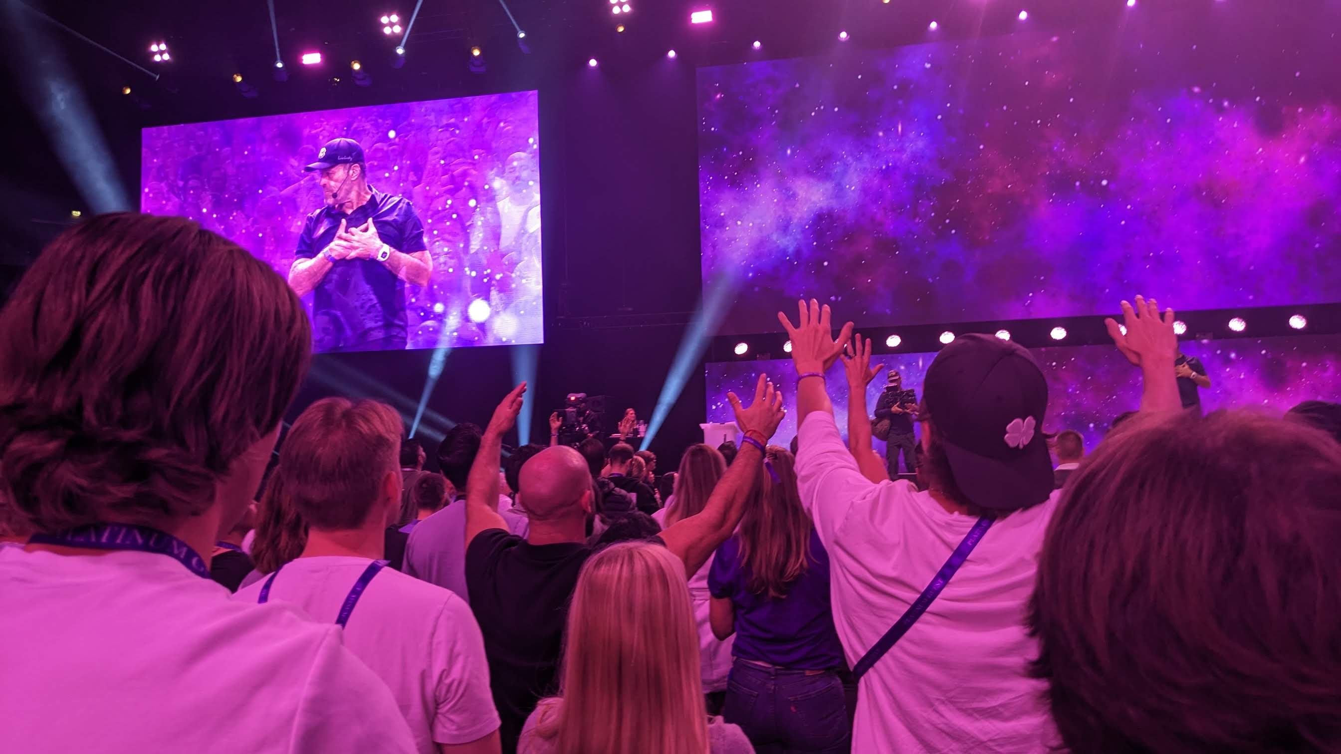 Impressions im Tony Robbins Seminar